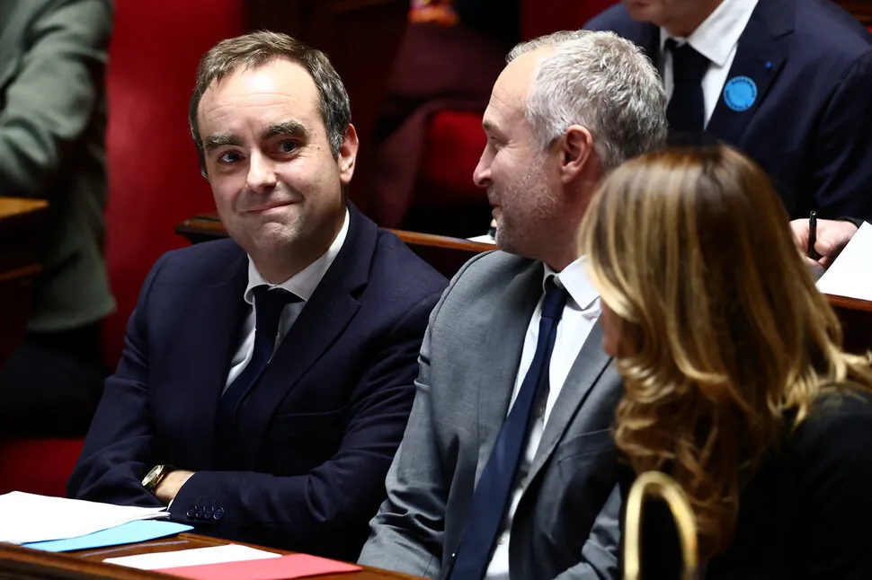 Le Premier ministre français survit à un vote de censure… Convaincre grâce au « report de la réforme des retraites »