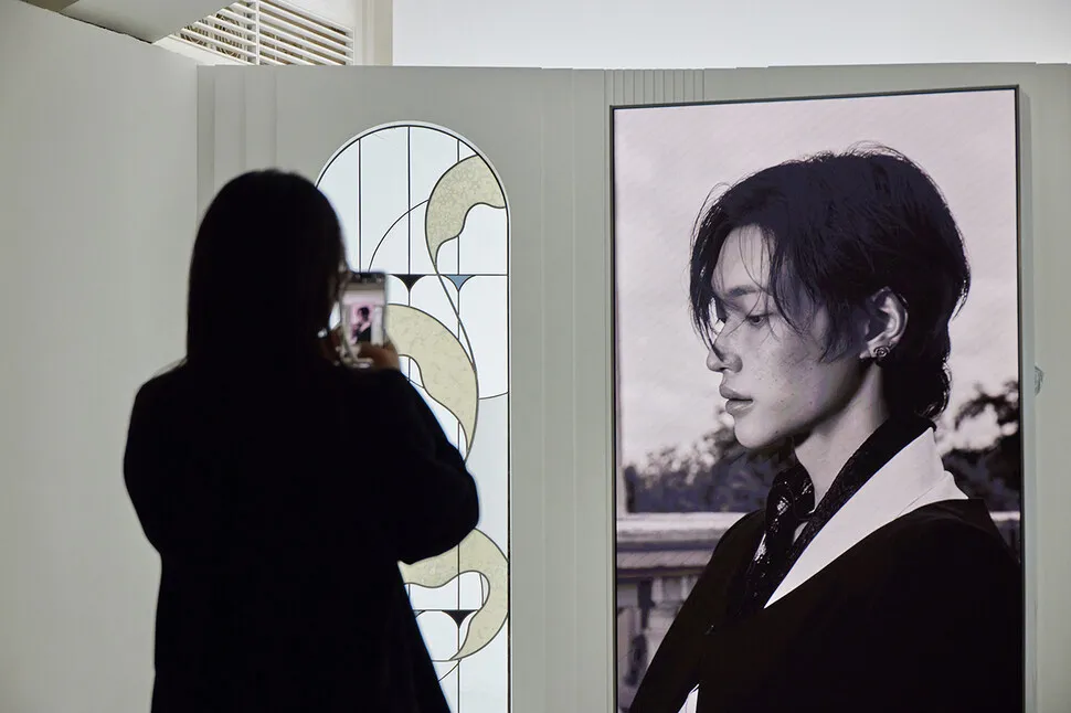 광화문 미술관에 걸린 아이돌의 얼굴...K팝은 왜 전시로 향하나 - 뉴스 썸네일 이미지