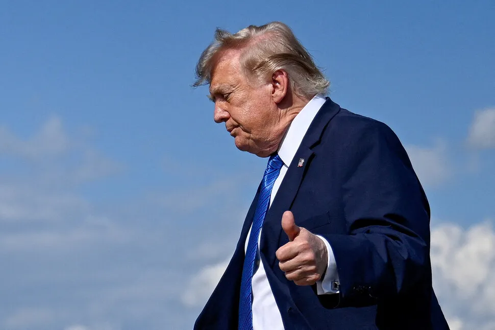 U.S. President Donald Trump said on August 1, local time, that he had canceled plans for a large-scale military attack on Iran. He cited requests from Iran and Middle Eastern countries to postpone the attack, as well as the outline of an agreement involving the full opening of the Strait of Hormuz and an end to Iran’s nuclear threat. President Trump said that day