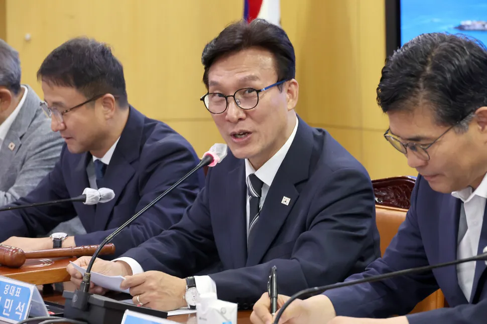 김민석 “한동훈은 ‘조선불량쪽가위’…증거 조작·캐비닛 유출 밝힐 것”
