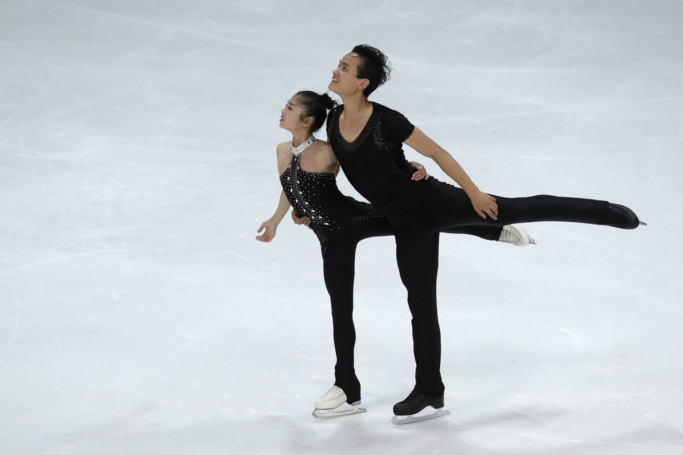 North Korean figure skaters Ryom Tae-ok (18) and Kim Ju-sik (25) qualified for the 2018 Winter Olympics in Pyeongchang following their performance at the 2017 Nebelhorn Trophy