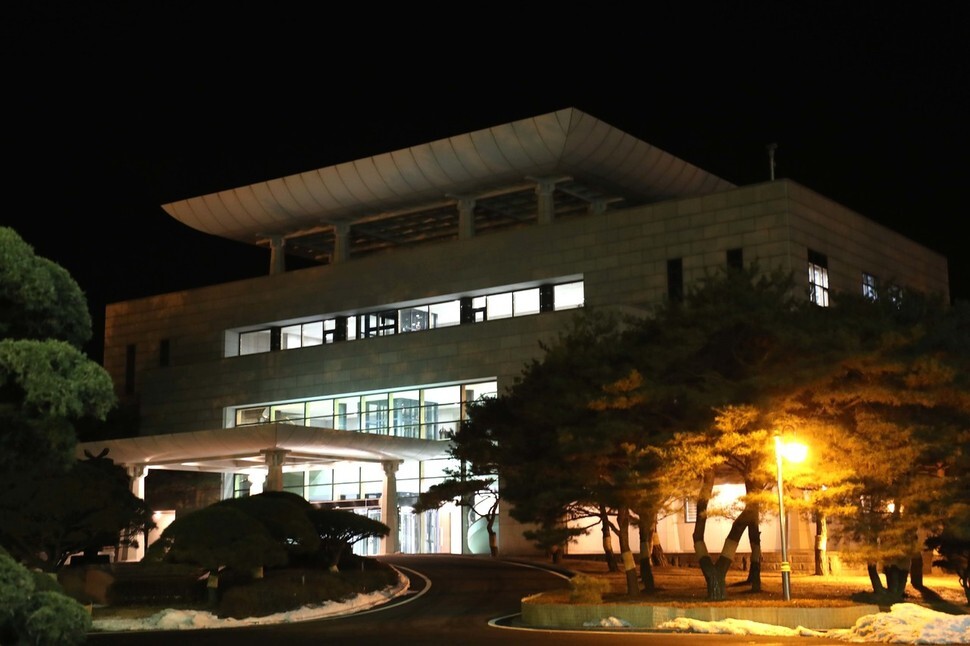 The inter-Korean summit in April will be held at the House of Peace on the South Korean side of the Joint Security Area in Panmunjeom. The venue is shown on Jan. 9 during senior level talks between South and North to discuss the logistics of North Korea’s participation at the Pyeongchang Olympics. (Photo Pool)
