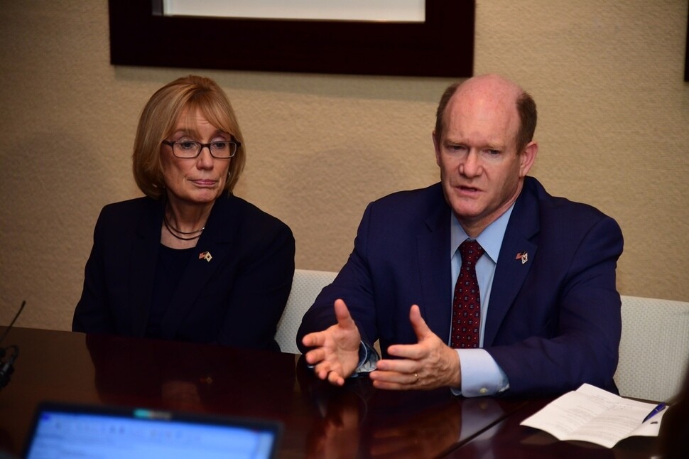 US Democratic Party Senators Chris Coons and Maggie Hassan at the Grand Hyatt Seoul on Apr. 24. (provided by the US Embassy in Seoul)
