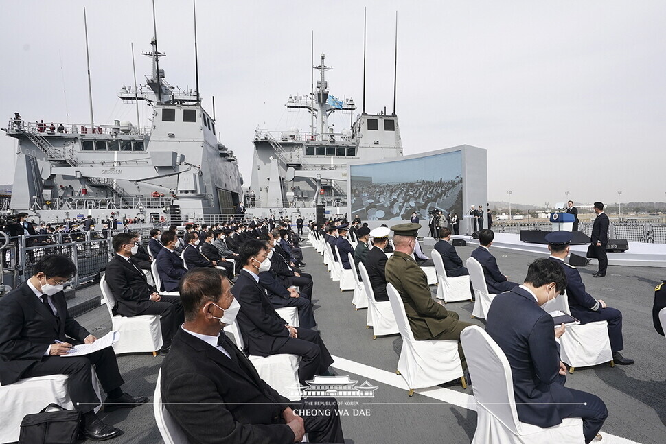 South Korean President Moon Jae-in delivers a speech during an annual ceremony on March 26 for South Korean soldiers killed in three major clashes with North Korea in the Yellow Sea. In the speech, Moon said that “the 30,000-ton light aircraft carrier will be built with world-class [South Korean] shipbuilding technology.” (provided by the Blue House)