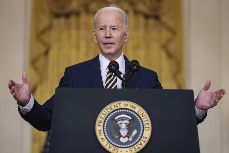 US President Joe Biden answers questions from reporters at a press conference marking his first year in office on Wednesday. (UPI/Yonhap News)