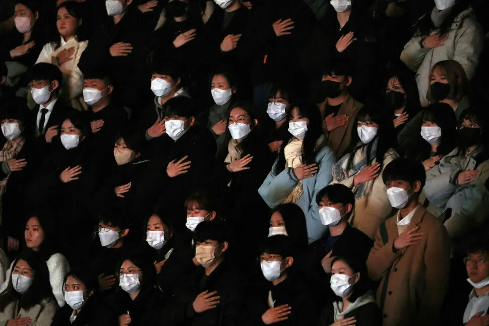 A welcome ceremony for incoming freshmen at Dongguk University takes place at Jangchung Arena, in downtown Seoul, on Feb. 21. (Kim Hye-yun/The Hankyoreh)