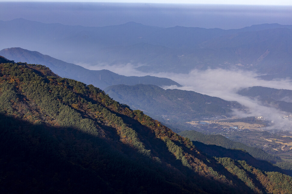 지리산 성삼재에서 본 풍경. 김진수 선임기자 jsk@hani.co.kr