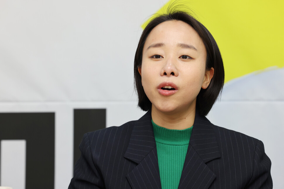 김혜미 녹색정의당 마포갑 후보가 마포갑선거사무소에서 <한겨레21>과 인터뷰하고 있다. 류우종 기자 