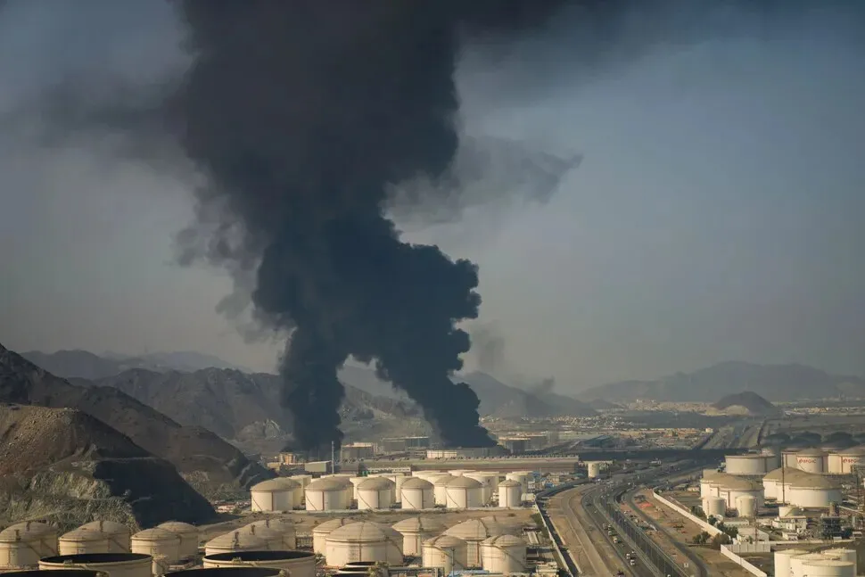 Black smoke rises from oil facilities in Fujairah, in the UAE, attacked by Iran on March 14, 2026. (AP/Yonhap)
