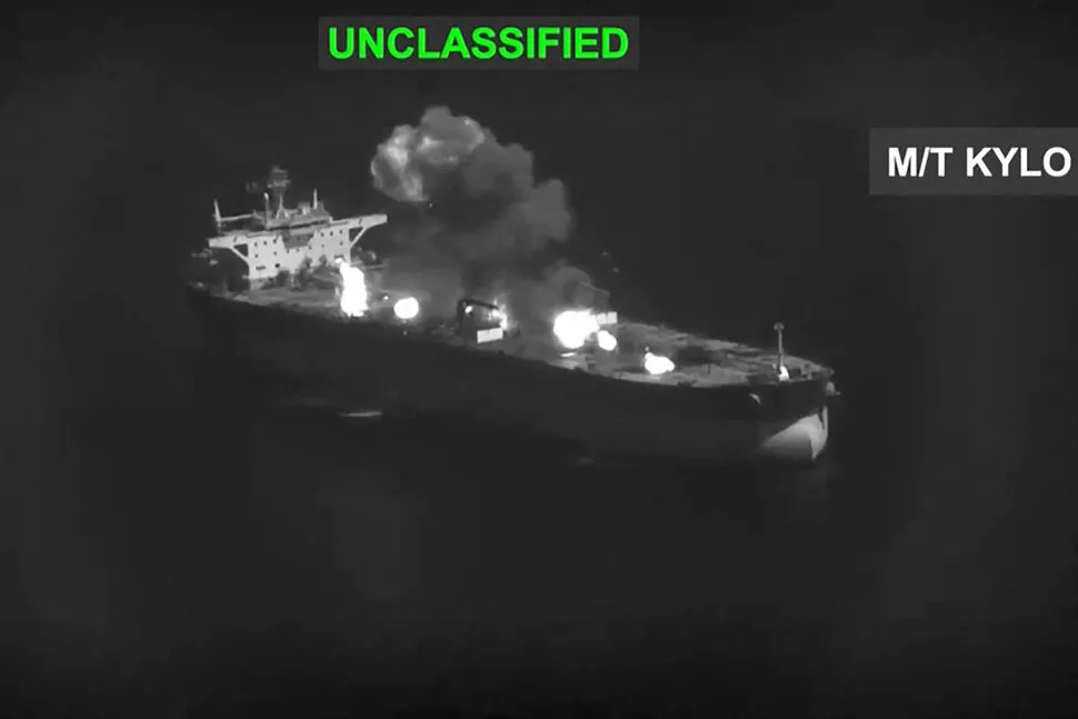 As the South Korean government considers ways to make a military contribution to safe navigation in the Strait of Hormuz, tensions are rising again as the United States and Iran exchange attacks involving warships and tankers. After the US military struck three Iranian tankers in retaliation for Iran’s attack on a US warship, Iran also targeted vessels passing through the Strait of Hormuz.