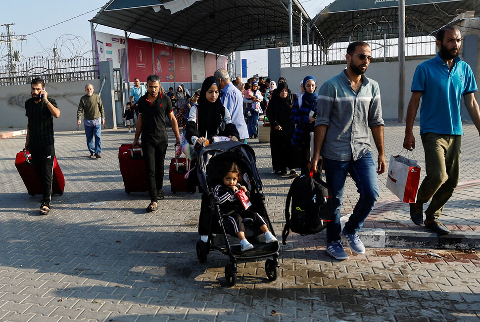 가자지구 머물던 한국인 가족 5명, 외국인 대피 명단에 포함