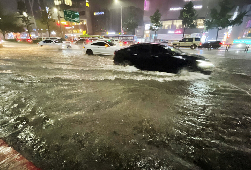 새벽에 또 폭우…‘360.5㎜’ 서울 역대 일일 최고강수량 기록