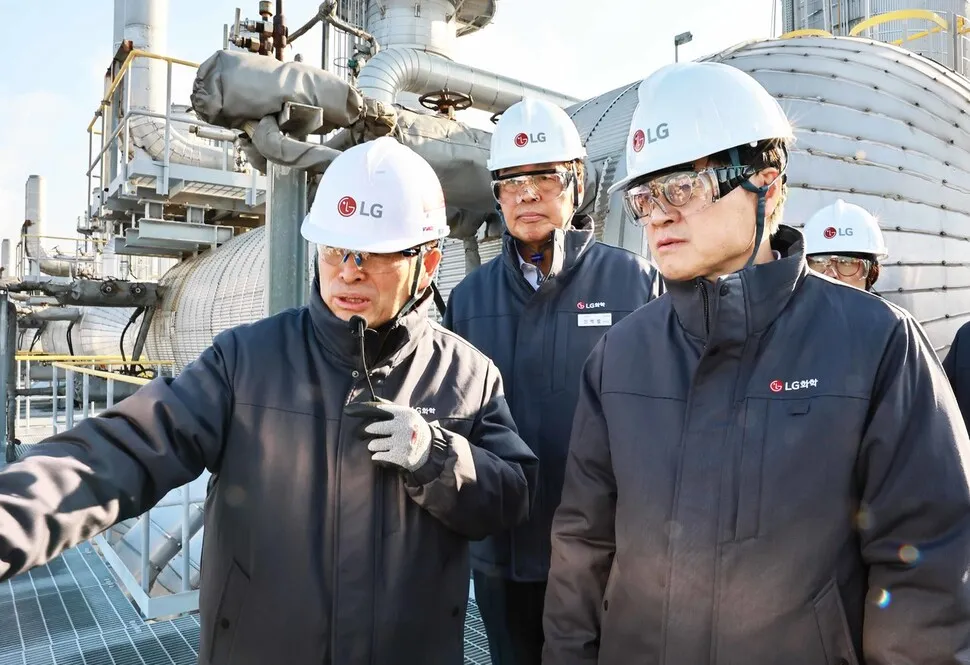 롯데·HD현대케미칼, 대산 NCC 통폐합하기로...석유화학 구조조정 신호탄 - 뉴스 썸네일 이미지