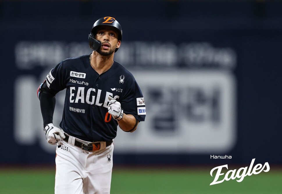 Hanwha Eagles foreign batter Lewis Riverato. Hanwha Eagles provided