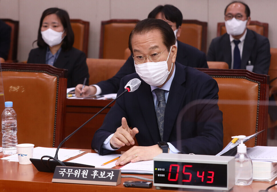 Kwon Young-se responds to questions from lawmakers during his confirmation hearing to become unification minister on May 12. (pool photo)