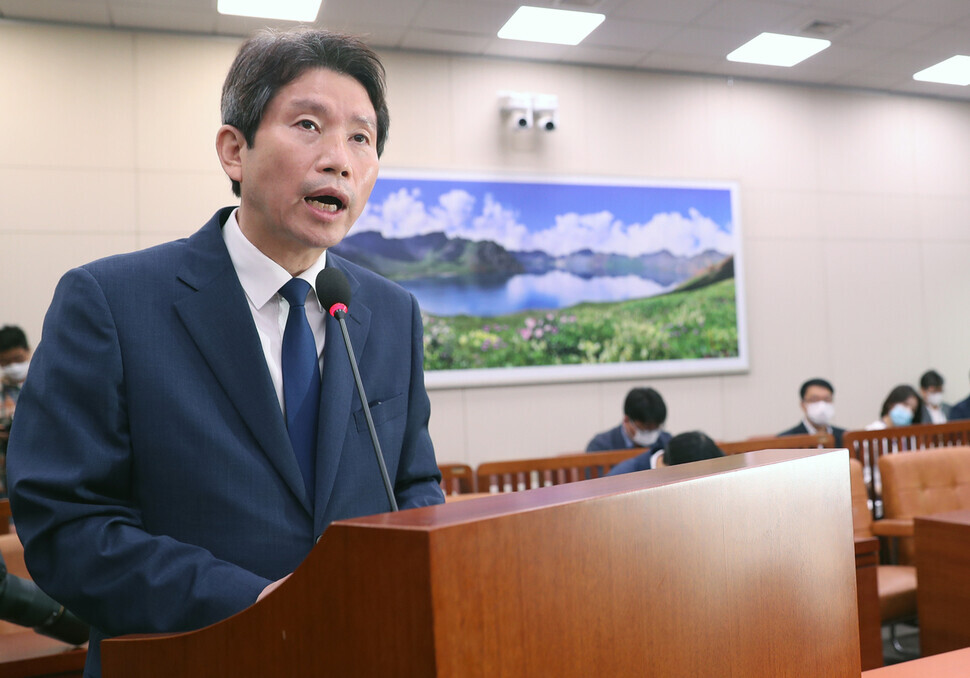 Lee In-young, nominee to become the next South Korean unification minister, speaks during his confirmation hearing by the National Assembly Foreign Affairs and Unification Committee on July 23. (Yonhap News)