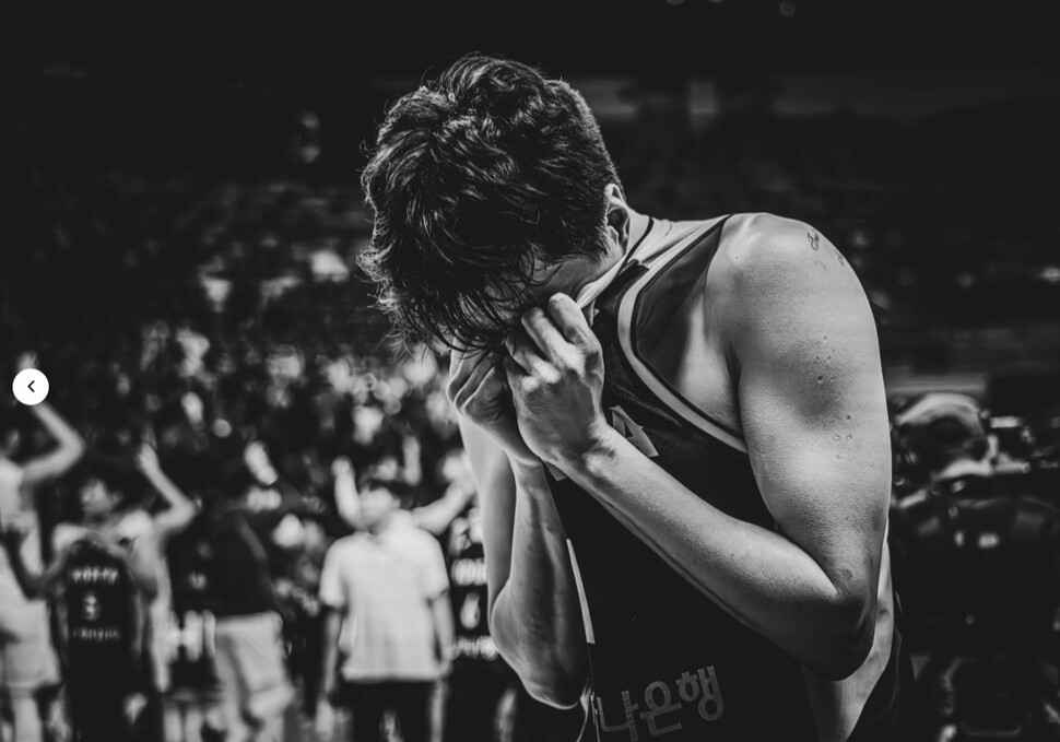 Lee Hyun -joong is unfortunately defeated by China in the 2025 International Basketball Federation Asia Cup quarter -finals held in Jedda, Saudi Arabia on the 14th (Korea time) and is stealing tears with uniforms. International Basketball Federation Nuri House