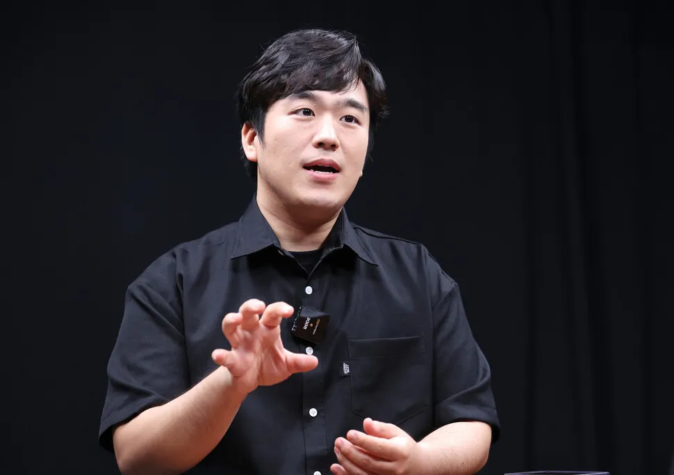 “이명박 국정원 여론공작 15년, 혐오는 20대의 문화…