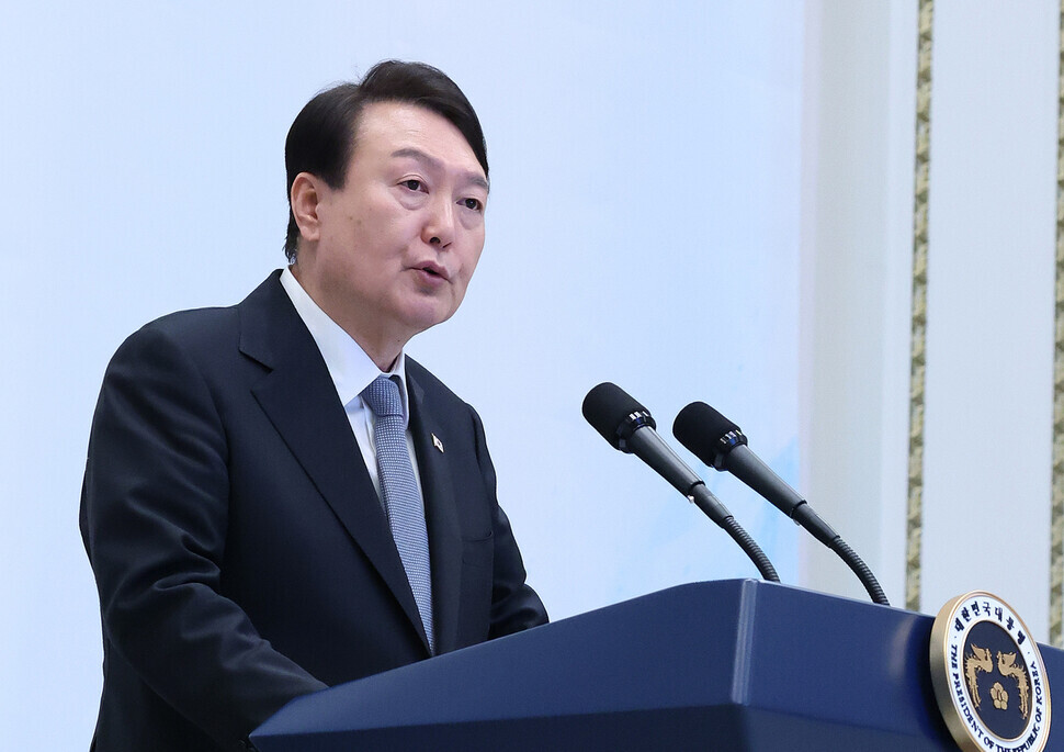 President Yoon Suk-yeol speaks at a breakfast invitational for CEOs of job-creating corporations held at the Blue House guest house on March 14. (Yonhap)