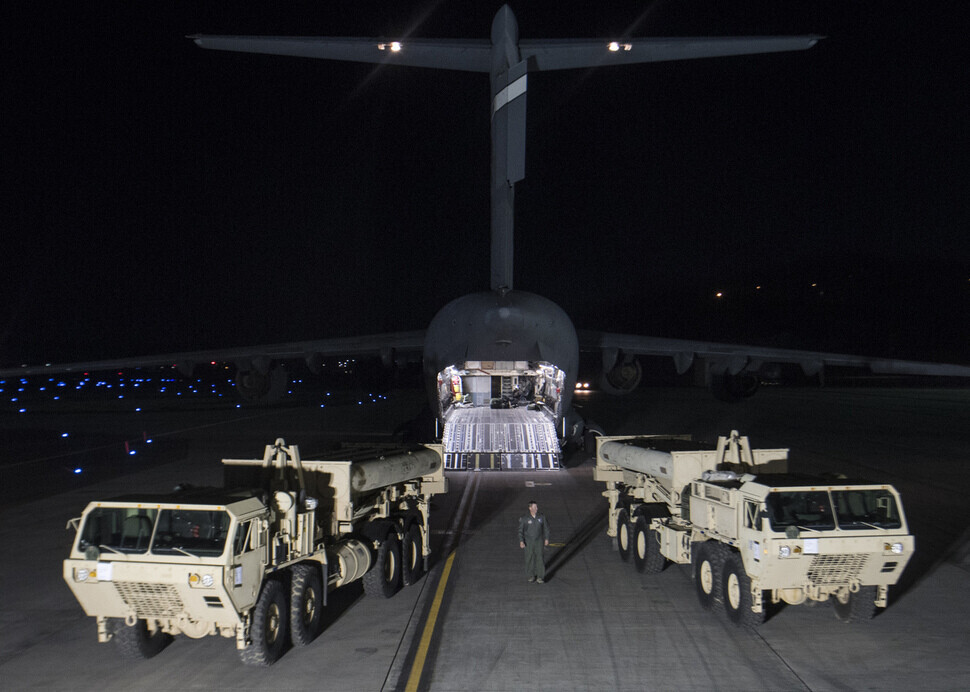 THAAD interceptors arrive at Osan Air Base in Pyeongtaek, Gyeonggi Province, on March 7, 2017. (provided by the United States Forces Korea)