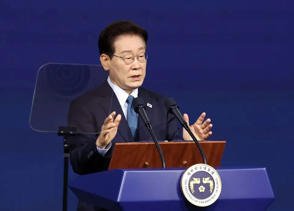 [NBS] Lee holds steady at 58% approval
