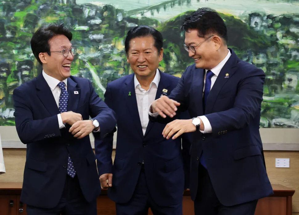 김민석 '전당대회 신천지 개입설'에...정청래 "허위, 법적 조치할 것... - 뉴스 썸네일 이미지