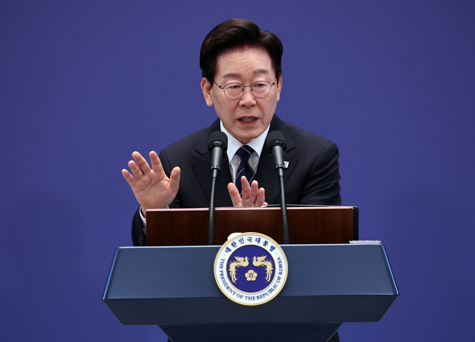 이재명 대통령이 2026년 9월18일 청와대 영빈관에서 열린 기자회견에서 취재진 질문에 답하고 있다. 연합뉴스
