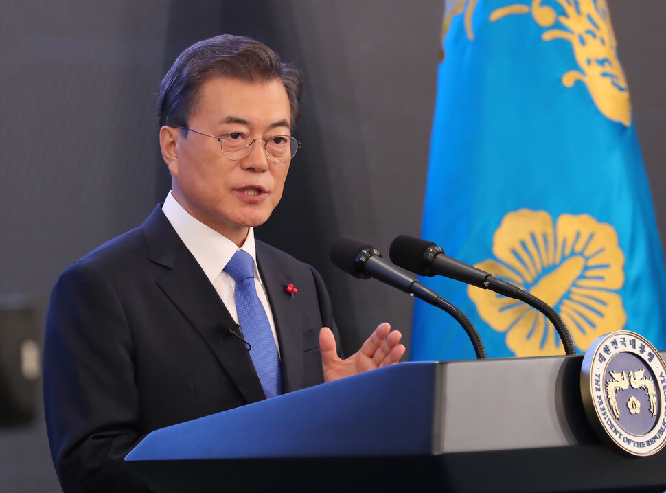 President Moon Jae-in gives his New Year’s address on Jan. 10 at the Blue House. (Blue House Photo Pool)