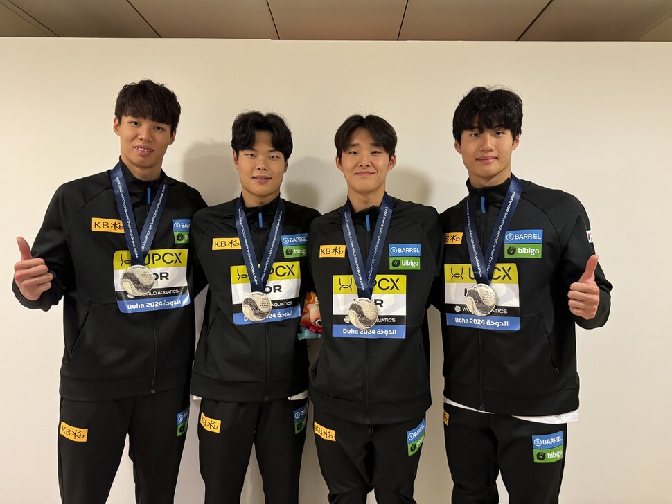 한국 수영 ‘새 역사’…남자 계영 800m ‘세계선수권 은메달’
