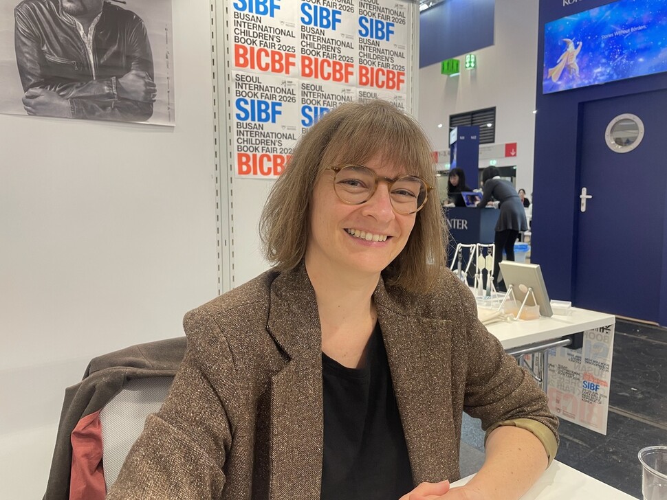 프랑크푸르트 도서전에서 만난 바이에른주 뮌헨 소재 생태·환경 전문 독립출판사인 외콤 출판사의 도서 기획·출판 총괄 라우라 콜라우슈 박사.