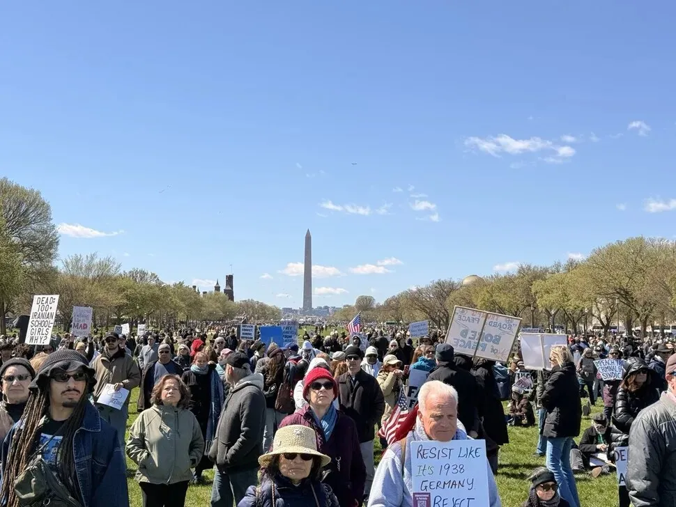 [Reportage] No Kings protests erupt across US and world 1 month into ...