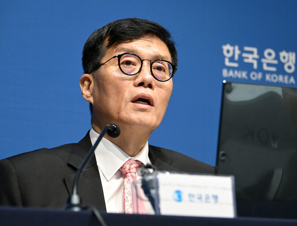 리창용 한국은행 총재가 2024년 8월 22일 한국은행 통화정책 기자간담회에서 발언하고 있다.(연합)