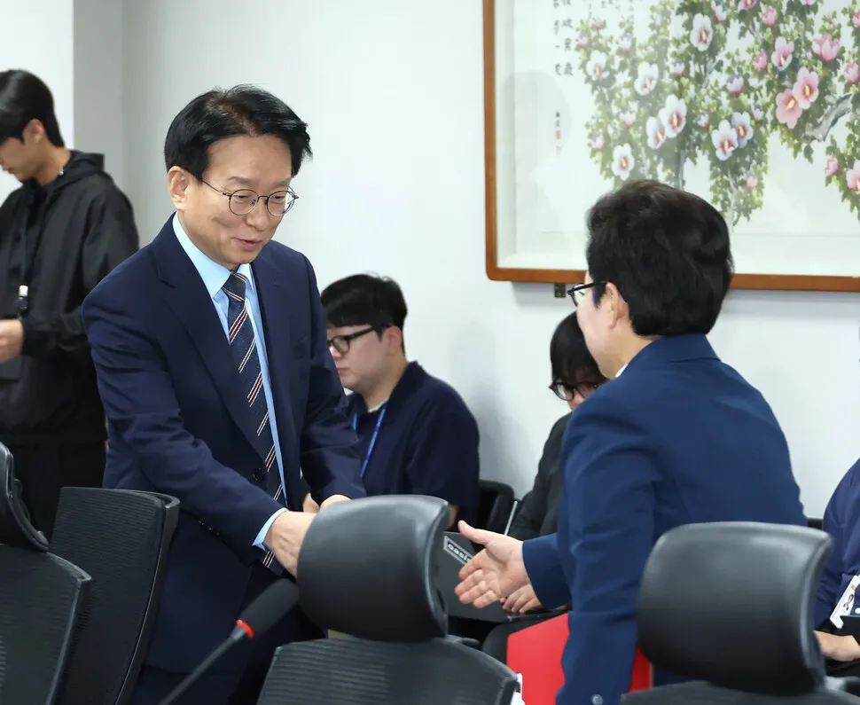 민주 “토허제 ‘실거주 유예’ 내년까지 연장…임대차 계약 갱신 허용도 제안”