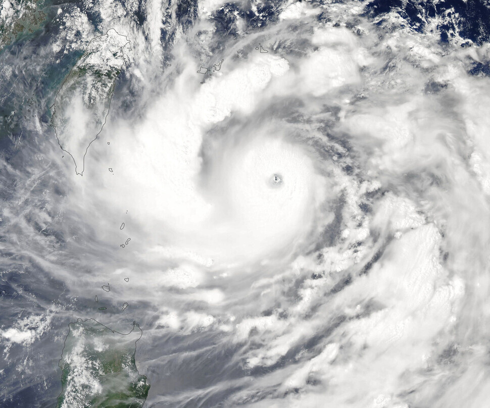 Typhoon Hinnamnor as seen from NASA’s Aqua satellite on Sept. 1. (from NASA Earth Observatory site)