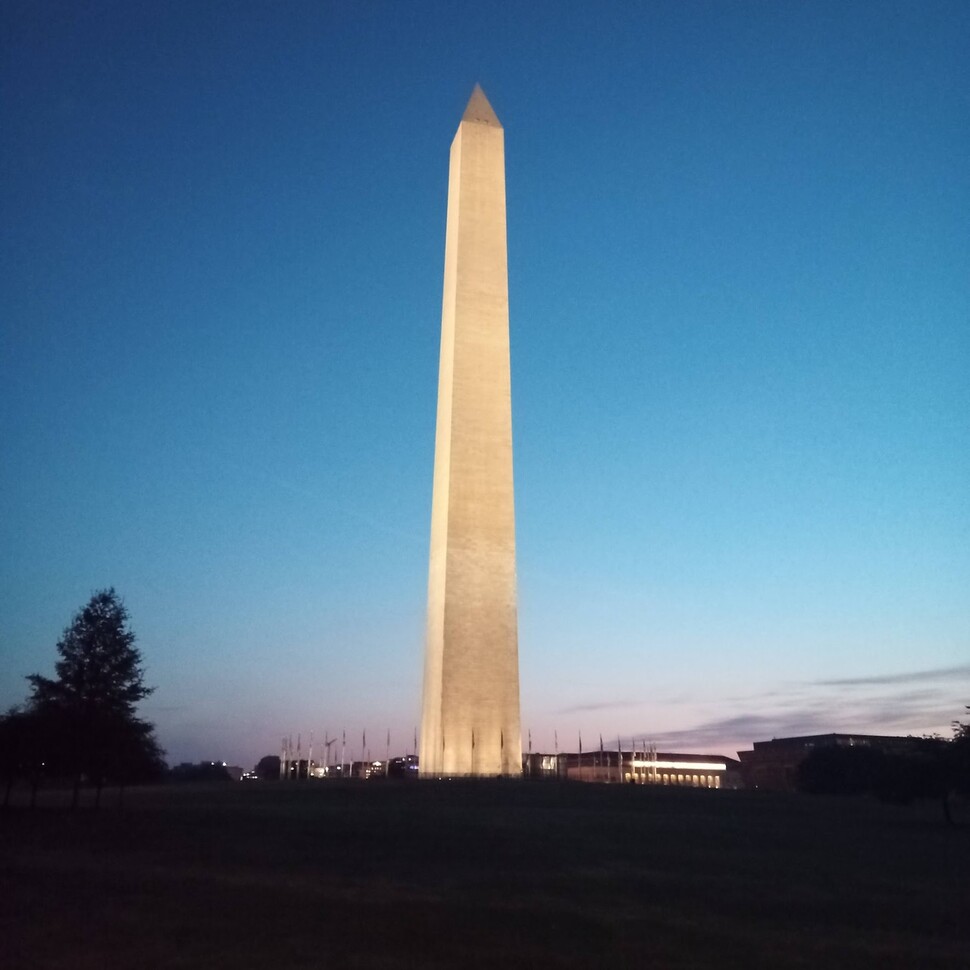 새벽의 워싱턴 모뉴먼트