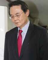 ホン・サドク、告発翌日に離党