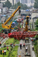 バッタリ詰まった‘鉄道大動脈’
