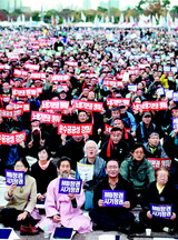 7日15万人,8日5万人…怒れる労働者たち 