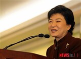朴槿恵‘不出馬カード’取り出すか