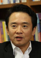 ナム・ギョンピル議員 