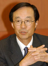 韓昇洙元外交部長官「李明博の実用主義心配になる」
