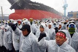 韓進重工 整理解雇 強行…労組‘高空籠城’