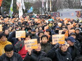 “23日は ‘悲しい火曜日’ 黒い服を着て出勤闘争”