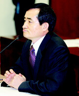 “司法府に負担” 首脳部もシン最高裁判事 辞退要求