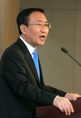 進歩新党‘ ノ・フェチャン体制’に