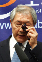 “逆走する労働部” 長官辞退論 拡散