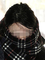 ‘ベンツ女検事’懲役3年…名品バックは没収