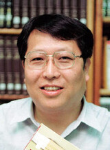 トヨタ事態の共犯, 巨大言論・出版
