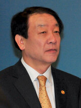 クォン・ジェジン長官‘不法査察 再捜査 結果発表’控えて外国出張