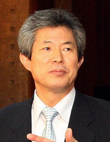 放文振“MBC改革 見た後に オム社長 再信任可否決定”